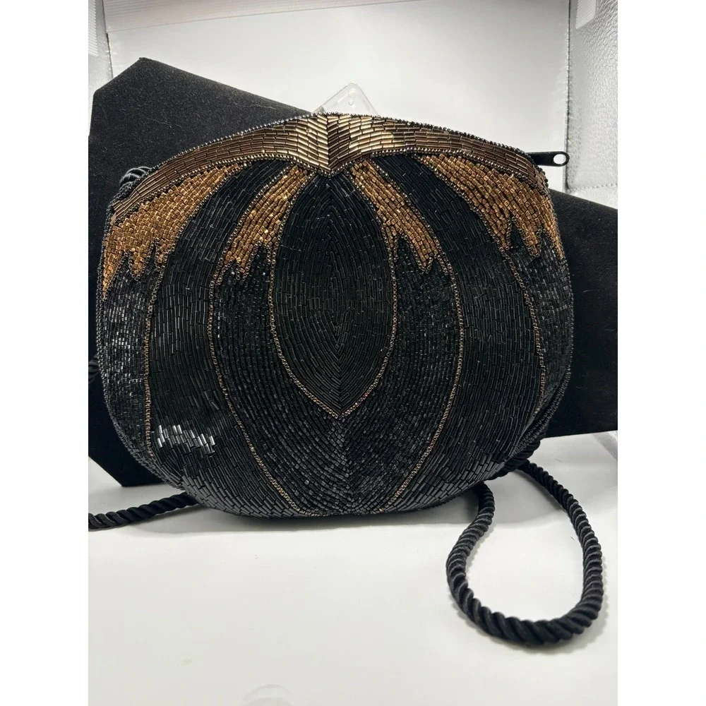 Le Regale Vintage Art Deco Black and Gold Beaded Clutch with Fan Design‎